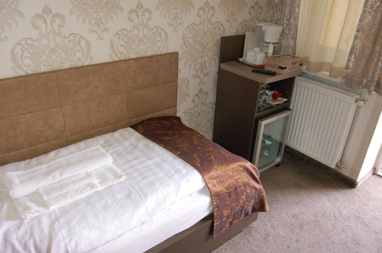 Jászberény Control Motel المظهر الخارجي الصورة